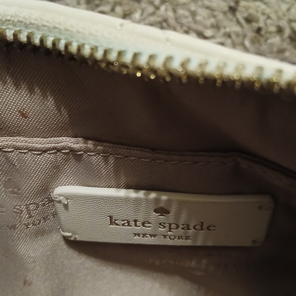 Kate Spade Carey Zip Top Crossbody Quilted Leather Crescent Bag Cream Gold Chain - Picture 7 of 10